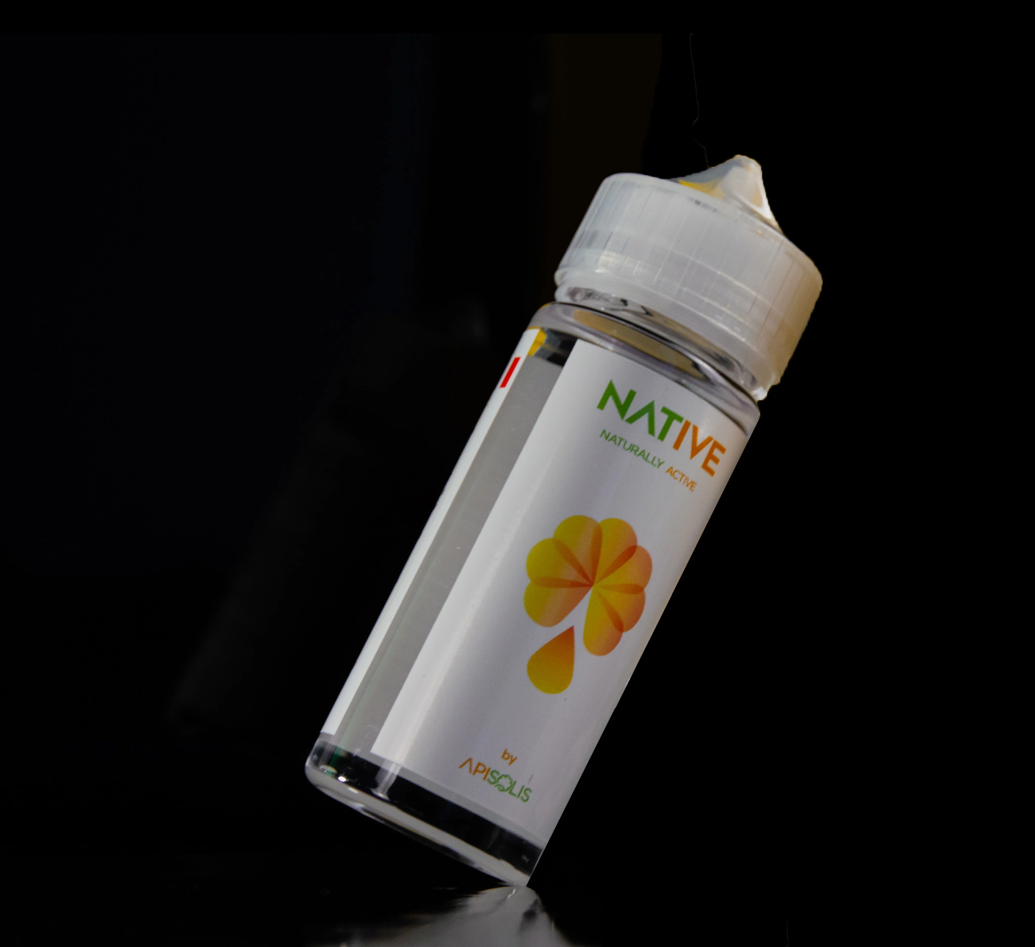 Image of the Apisolis Native solution, a natural formula designed for use with the Apisolis smokeless smoker, featured on the homepage.