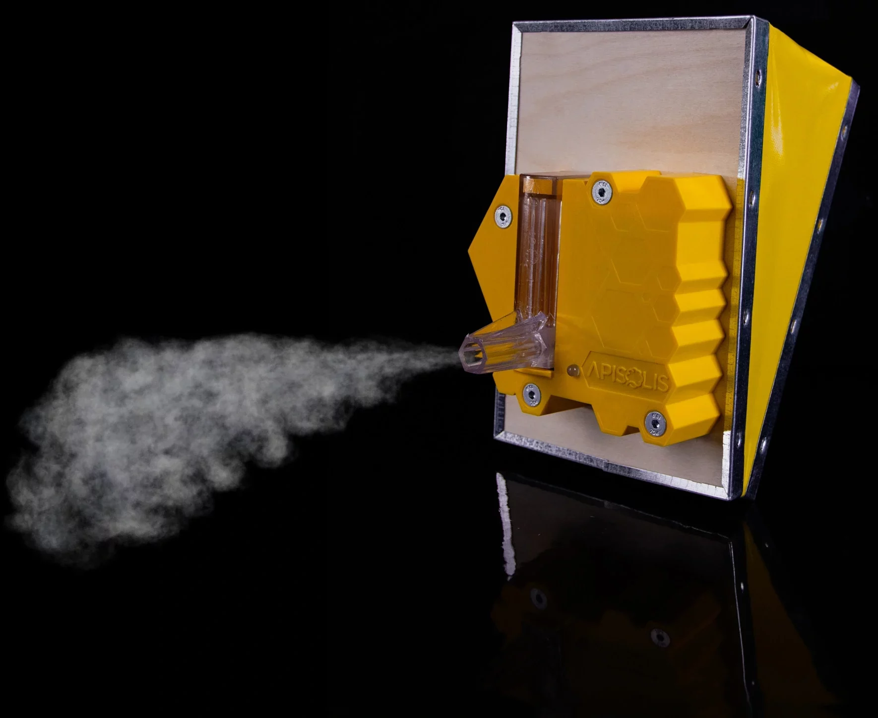 Image of the Apisolis smokeless smoker, designed for modern and eco-friendly beekeeping, displayed on the homepage.